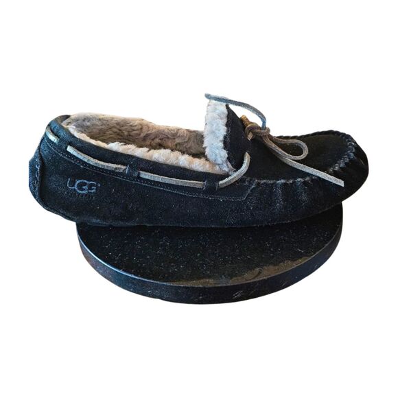 Ugg MOCCASIN SLIPPERS (Size 10 MEN) \